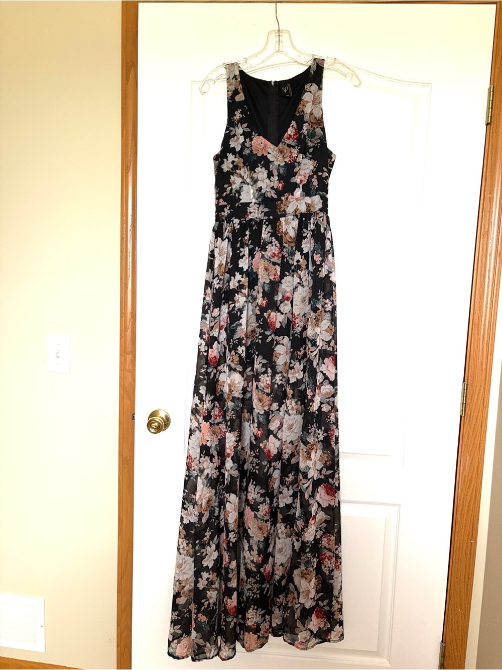 Floral V-Neck Maxi Dress - Black Floral, Size: S